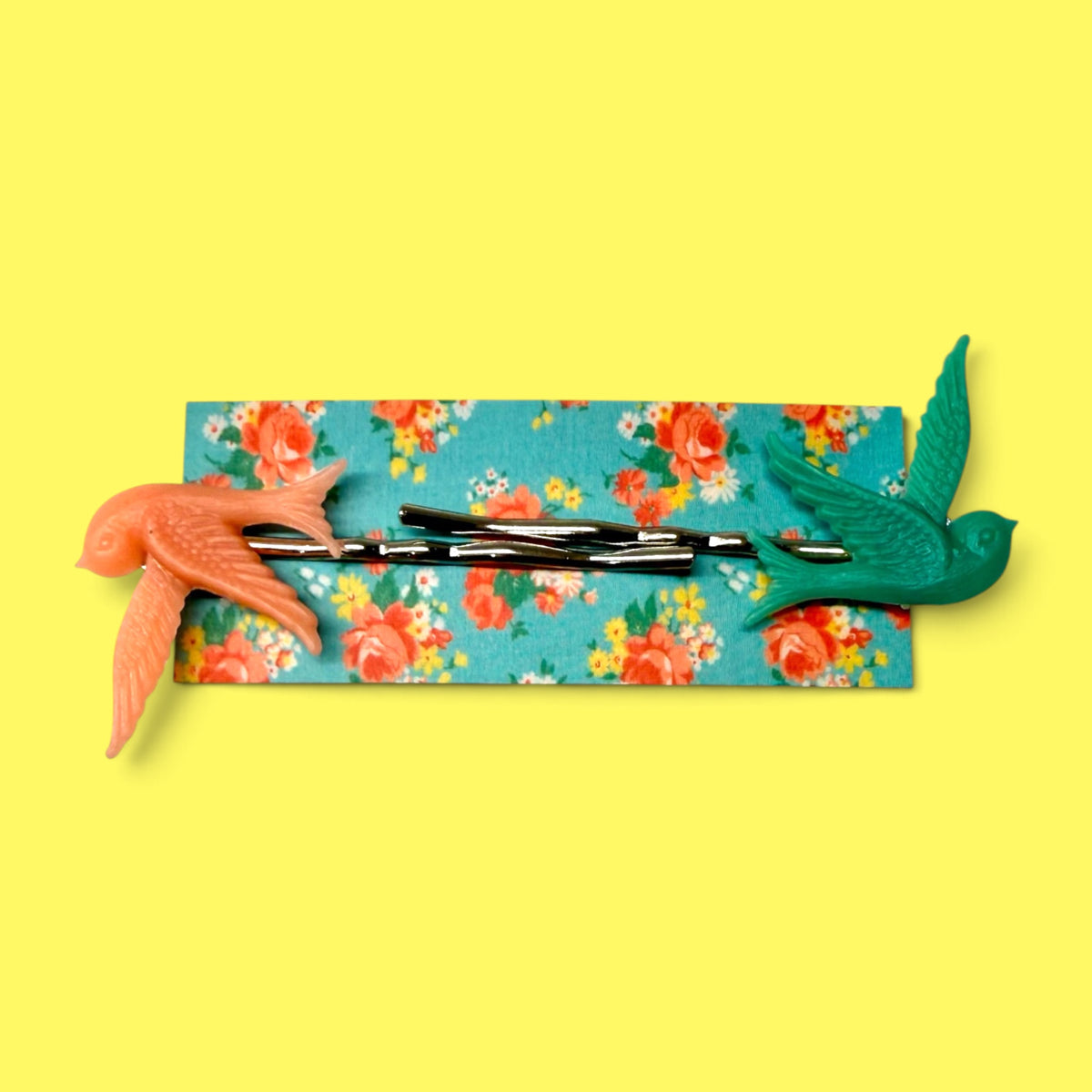 Retro Mrs. Pea Bird Hair Slides