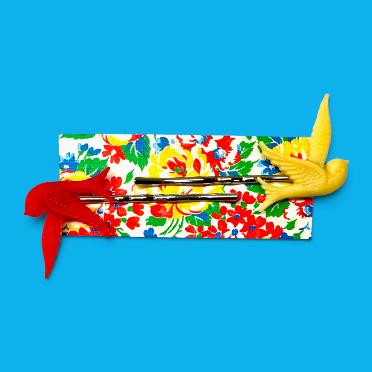 Retro Mrs. Pea Bird Hair Slides