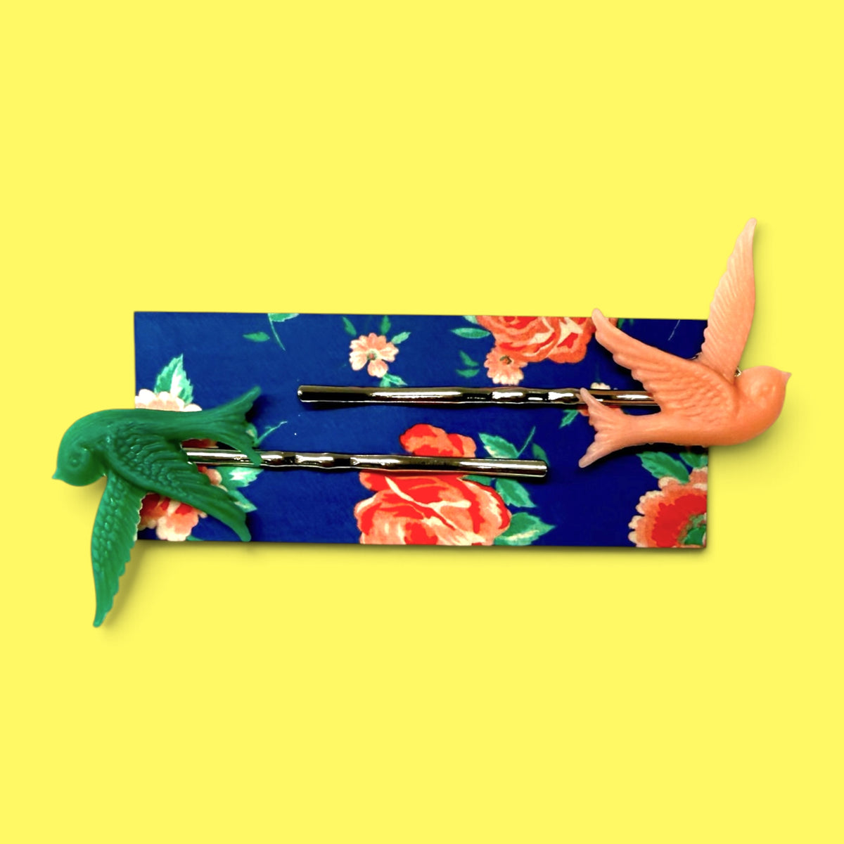 Retro Mrs. Pea Bird Hair Slides
