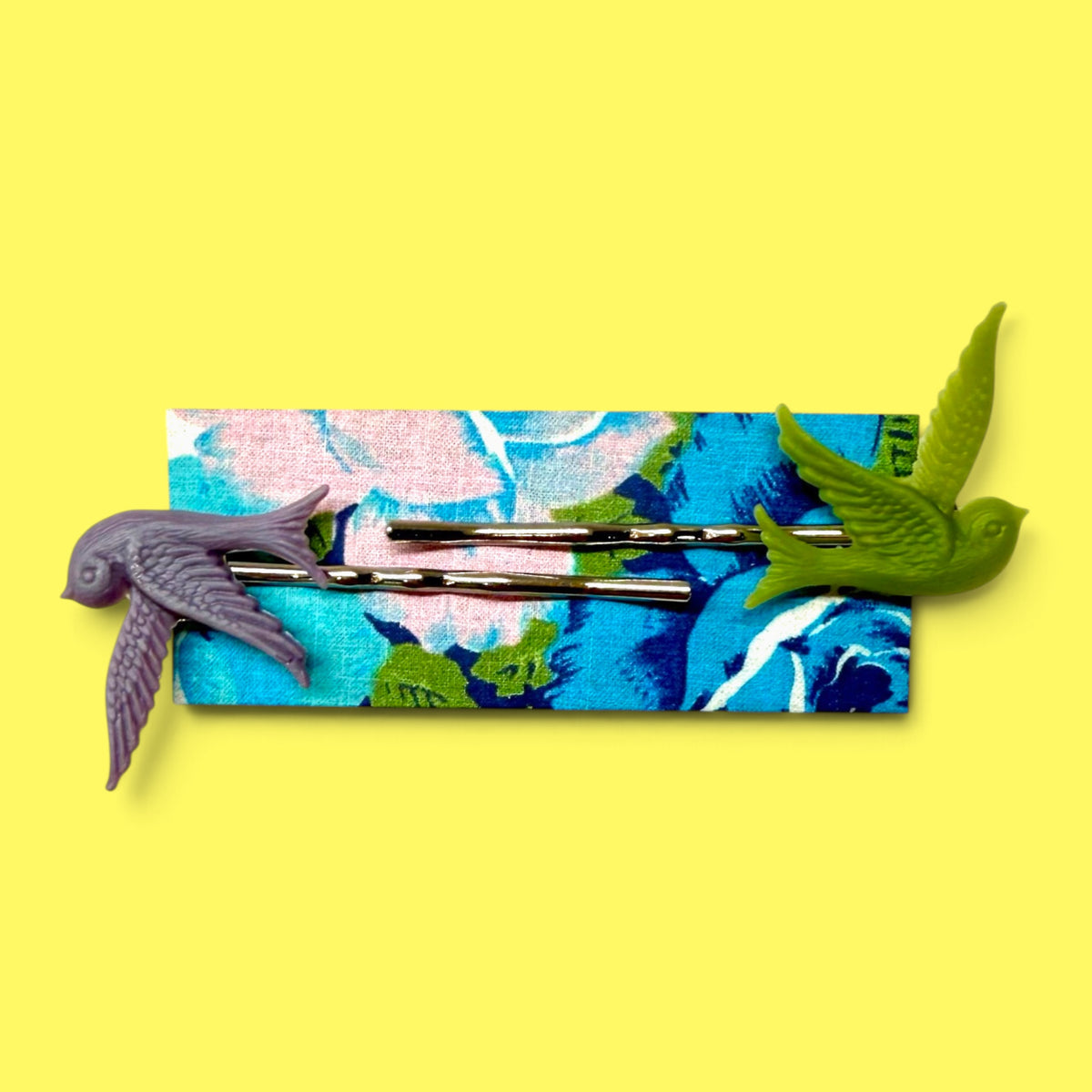 Retro Mrs. Pea Bird Hair Slides